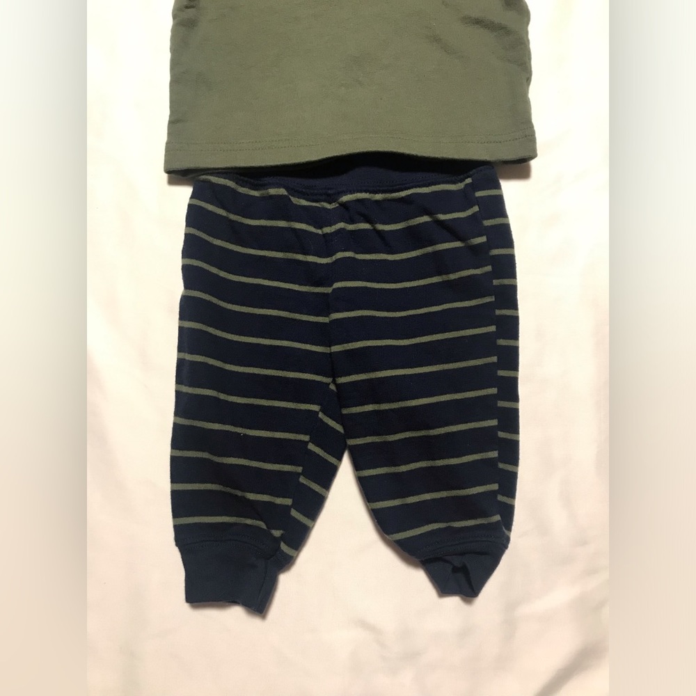 Carter’s Just One You Baby Boy Dino 2 Piece Sweater & Pant Set Size 6M - Picture 2 of 6